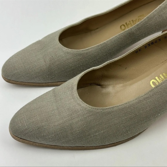 Salvatore Ferragamo Italian Made Heels Pumps Shoes 9 AA Extra Narrow See Photos - Picture 3 of 9